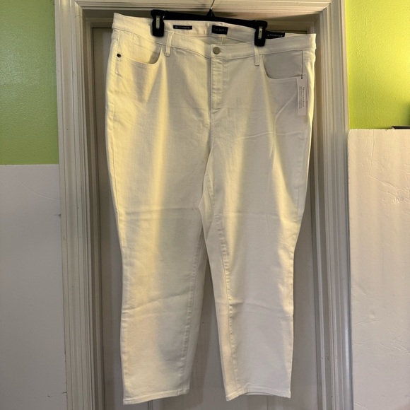Talbots Jeggins Crop High Waist Skinny Leg. White Jeans